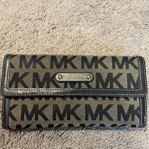 Michael Kors Hudson wallet